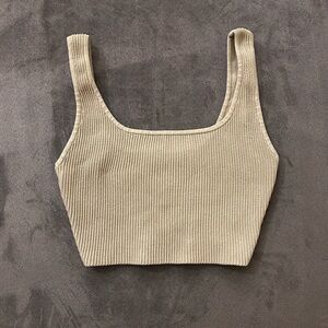 Babaton Aritizia Cropped Tank